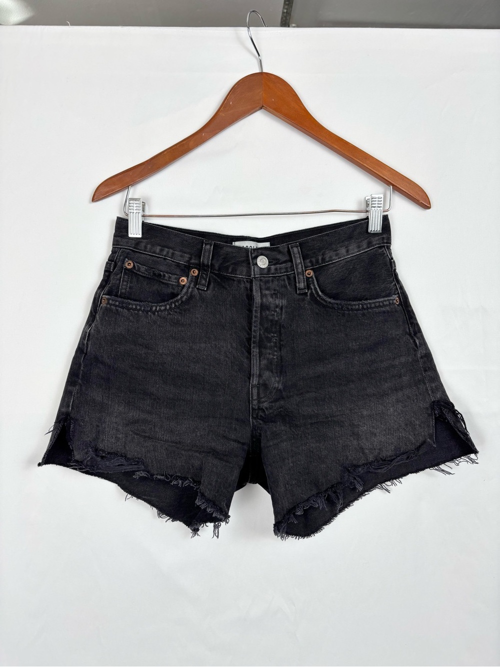 AGOLDE Parker Long Shorts in Fright Distress Size 24 Black Organic Raw Hem